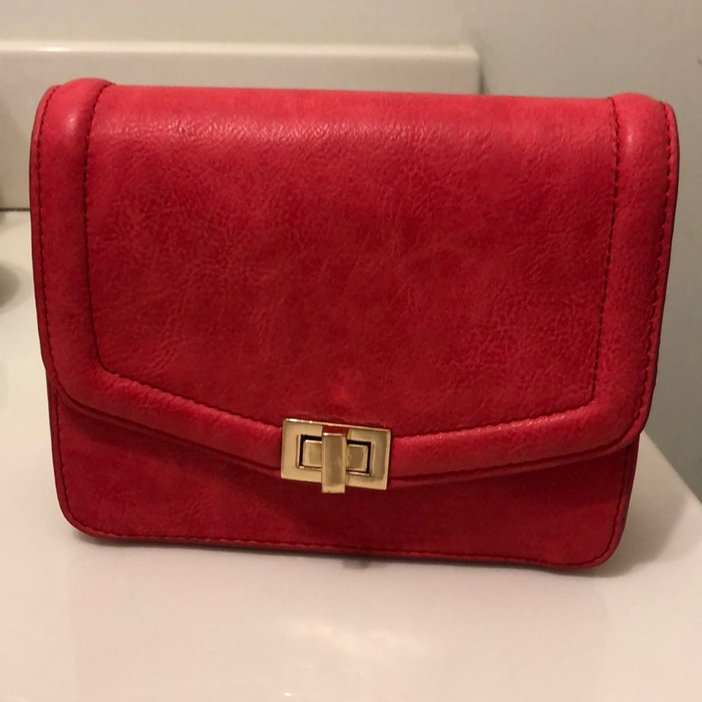 Crossbody clutch
